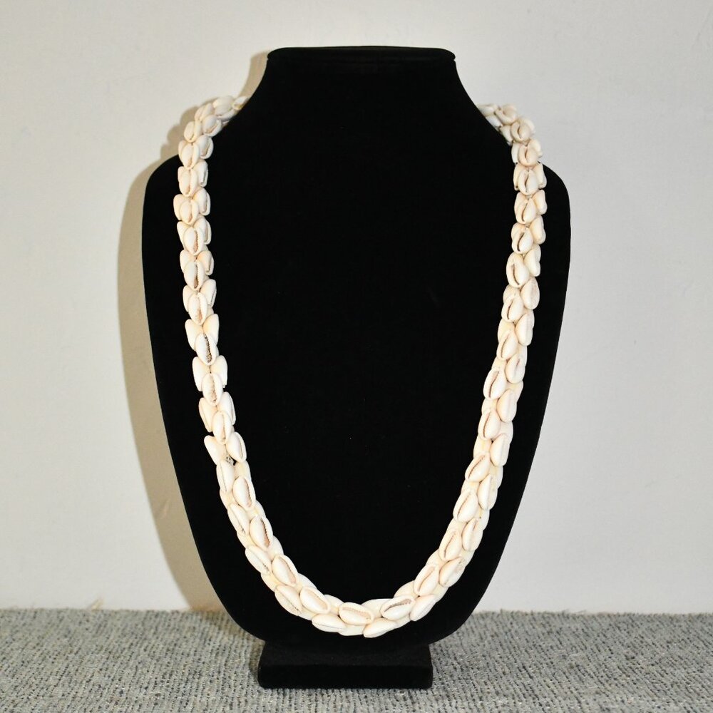 Vintage 1960s Cowrie Lei Necklace 36" Hawaii